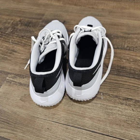 New Nike Golf Shoes | Size 7Y - Picture 2 of 5